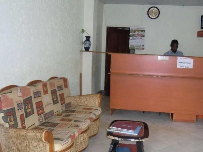 Keba Inn Lyamutundwe Buitenkant foto