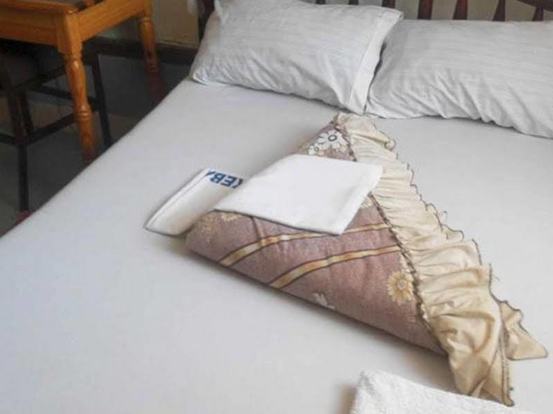 Keba Inn Lyamutundwe Buitenkant foto